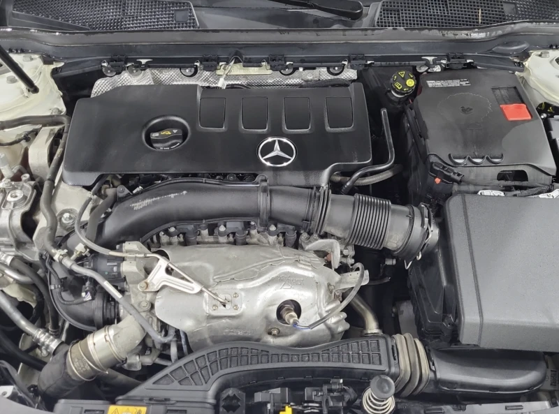 Mercedes-Benz CLA 250 AMG line * Автокредит* , снимка 14 - Автомобили и джипове - 52850630