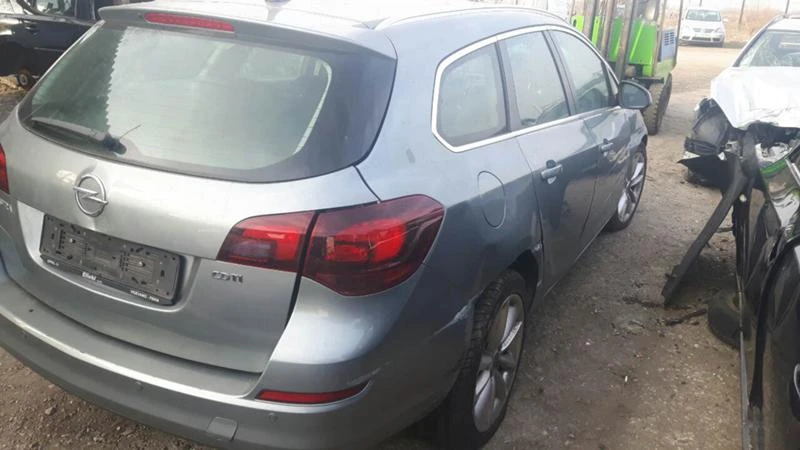 Opel Astra 1.7 cdti, снимка 4 - Автомобили и джипове - 17461279