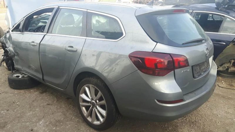 Opel Astra 1.7 cdti, снимка 5 - Автомобили и джипове - 17461279