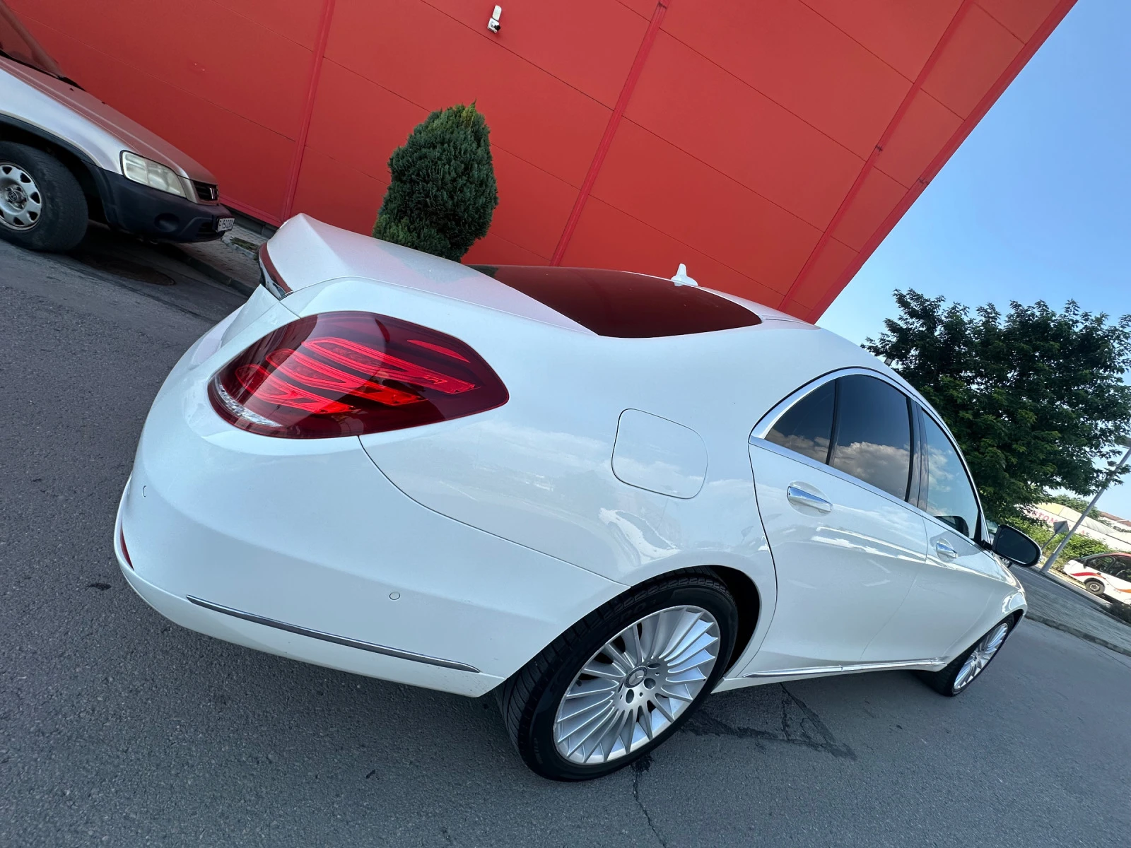 Mercedes-Benz S 350 Бяла* ПЕРЛА* БАРТЕР* FULL* МАСАЖ* 360камери - изображение 3