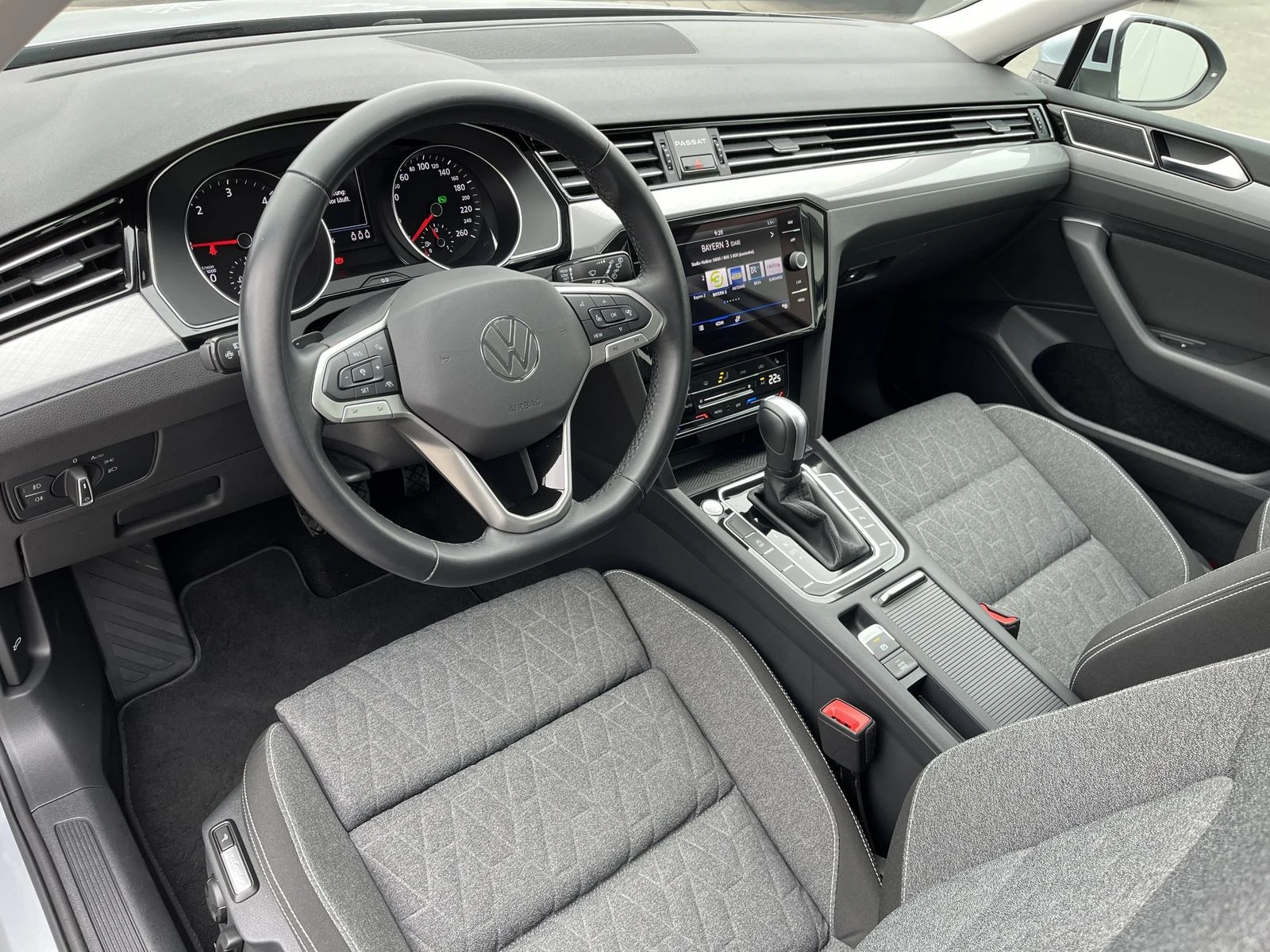 VW Passat 2.0TDI/122HP/DSG/BUSINESS-S-LINE/OPTIK/CAM/327v - изображение 10
