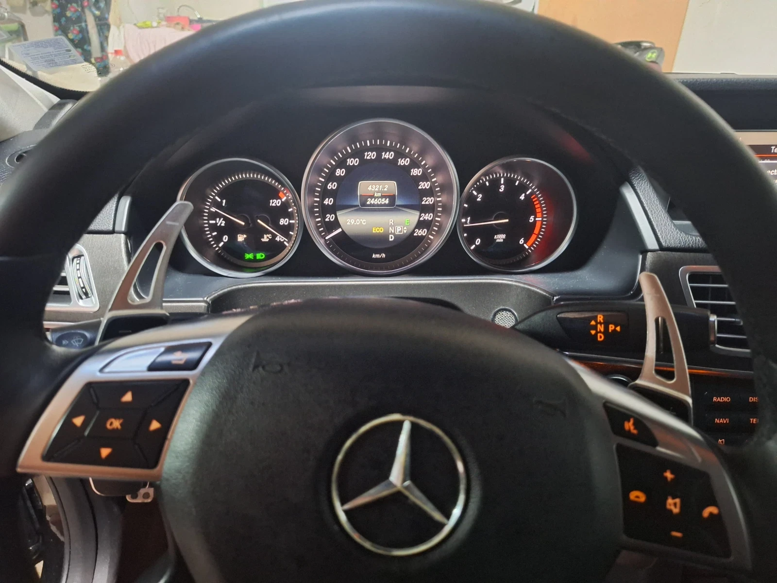 Mercedes-Benz E 200  - изображение 4