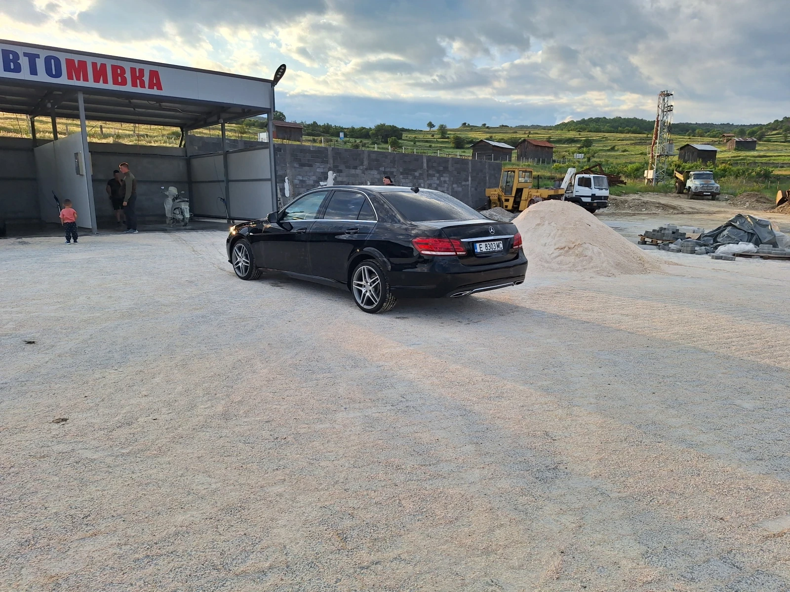 Mercedes-Benz E 200  - изображение 2