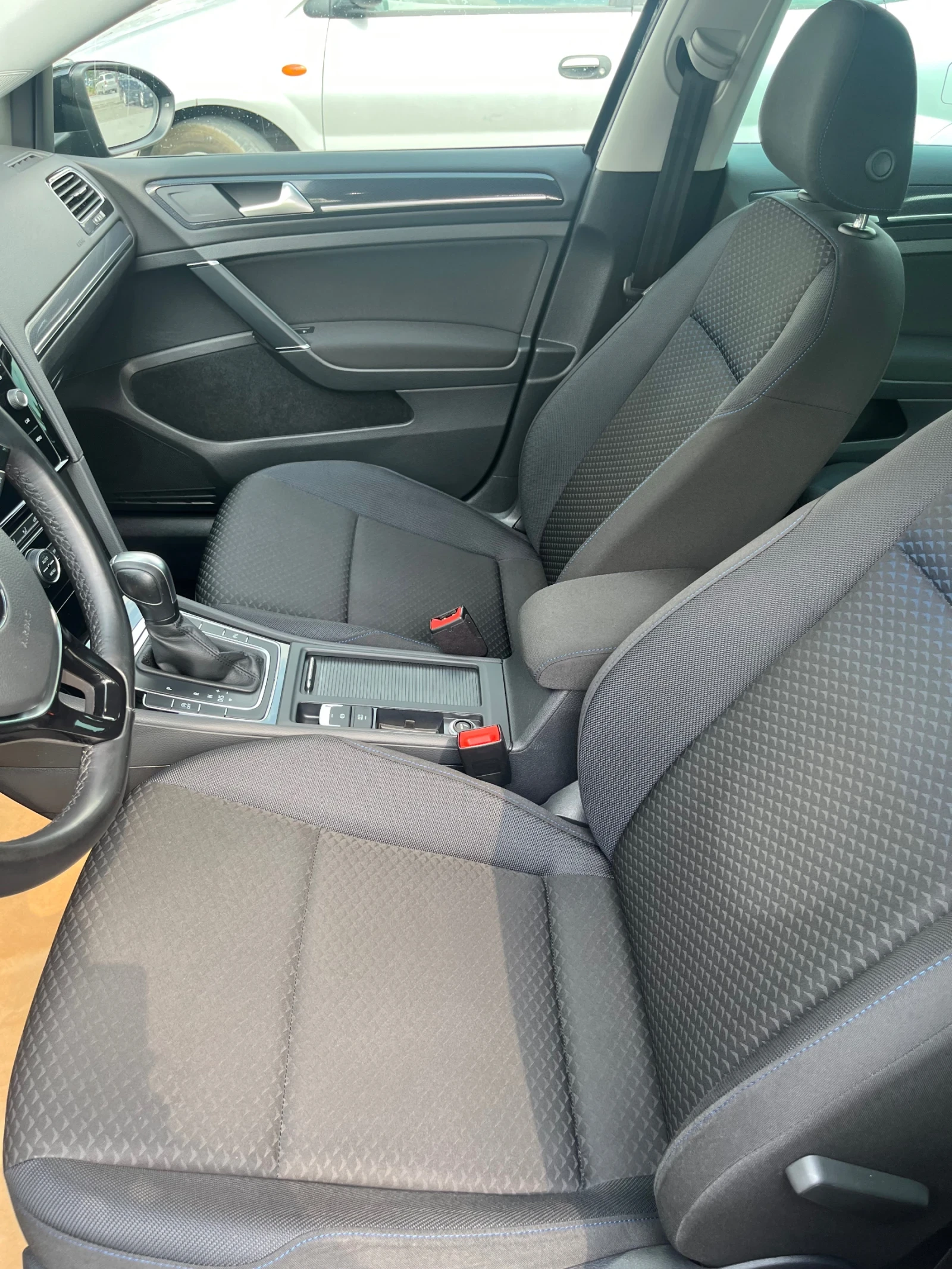 VW Golf 2.0 TDI DSG | Digital Dash - изображение 6