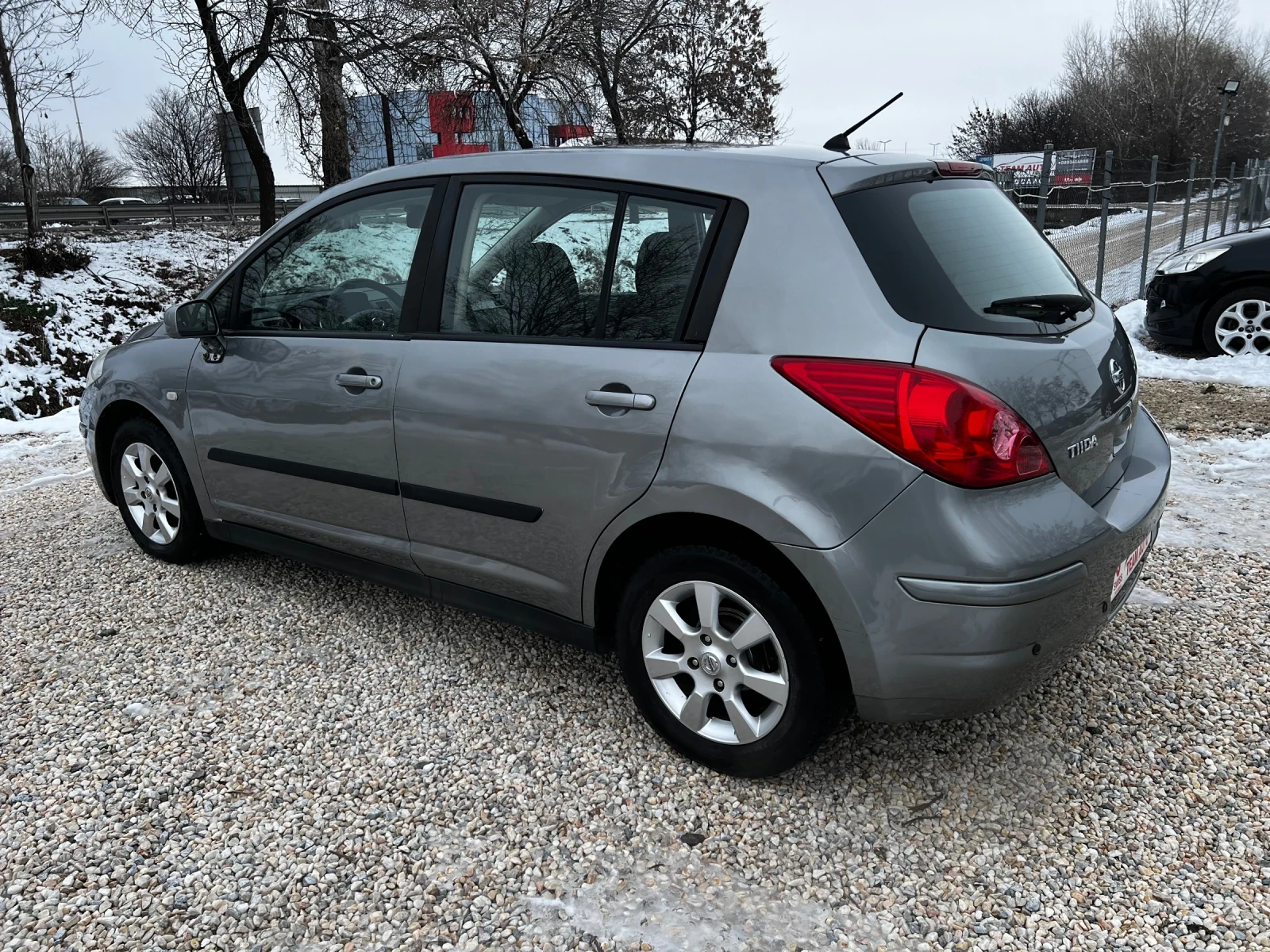 Nissan Tiida 1.6i AUTOMATIC SWISS 189000KM - изображение 6