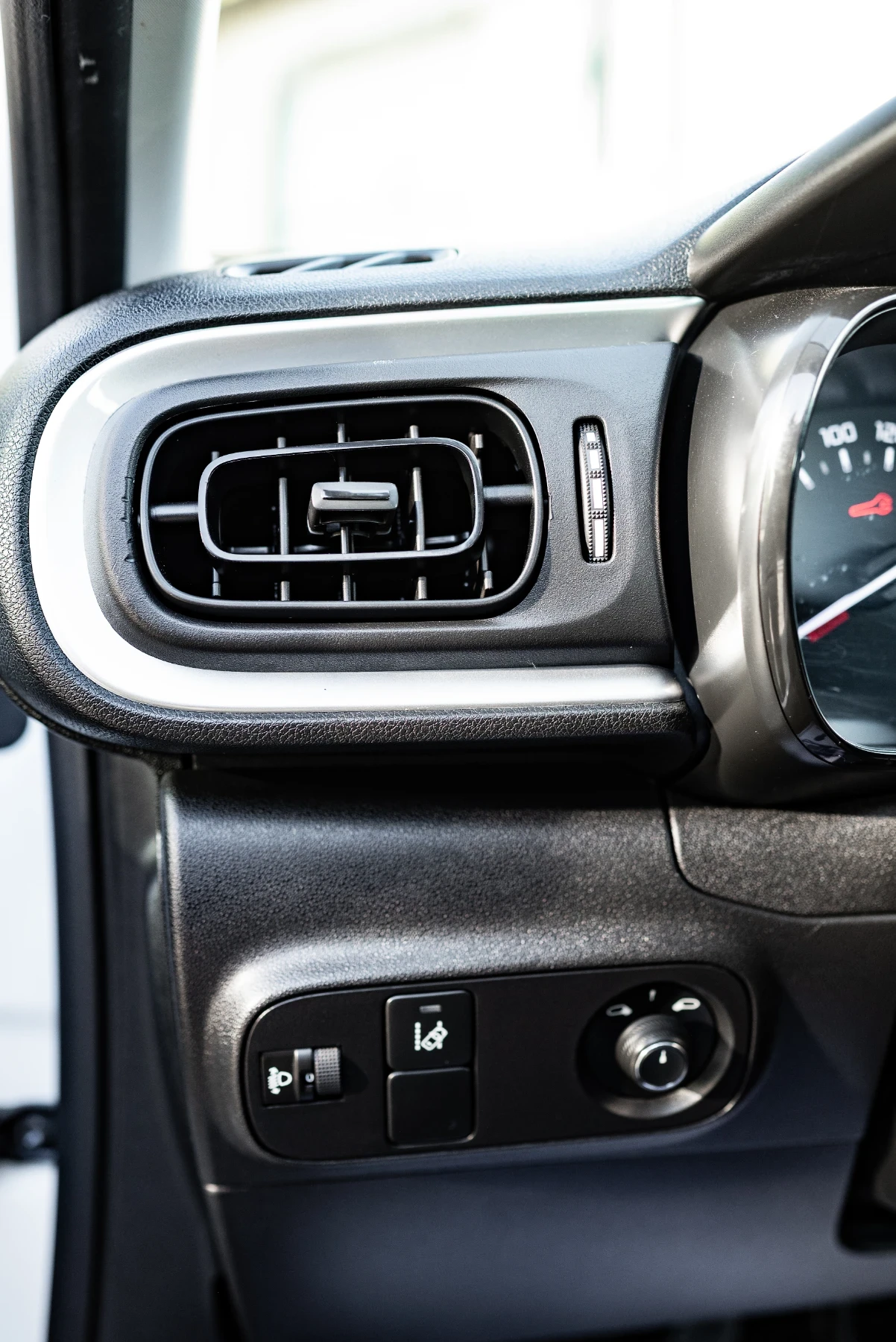 Citroen C3, снимка 16 - Автомобили и джипове - 55299058