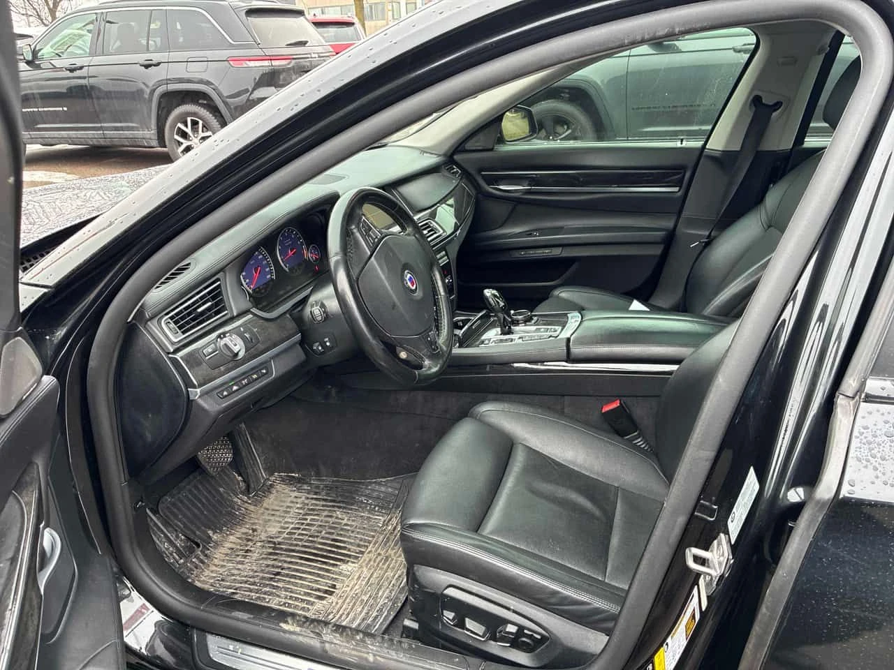 BMW 740 * 4dr Sdn xDrive AWD * CARFAX * ЦЕНА ДО БГ, снимка 7 - Автомобили и джипове - 53748620