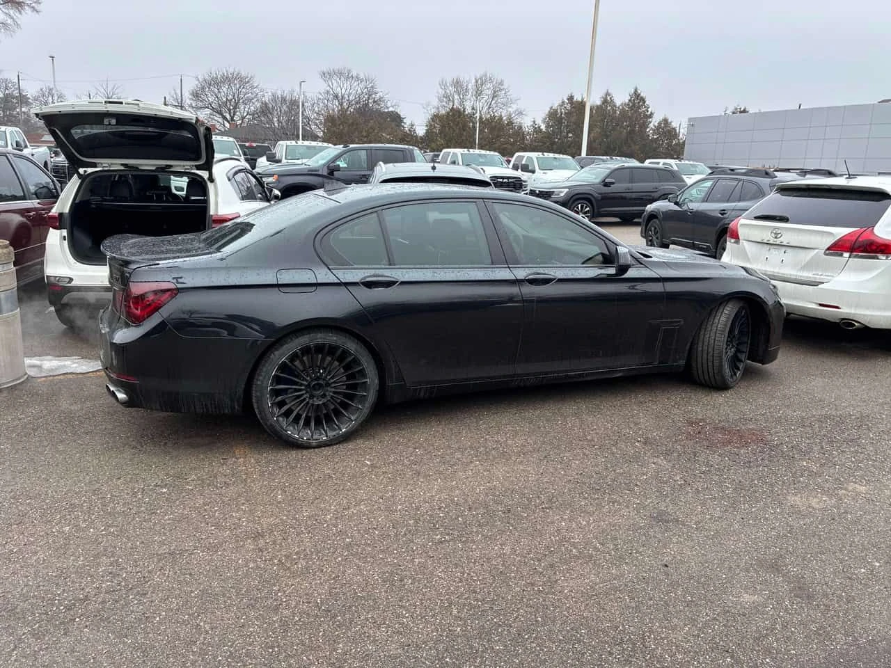 BMW 740 * 4dr Sdn xDrive AWD * CARFAX * ЦЕНА ДО БГ, снимка 3 - Автомобили и джипове - 53748620