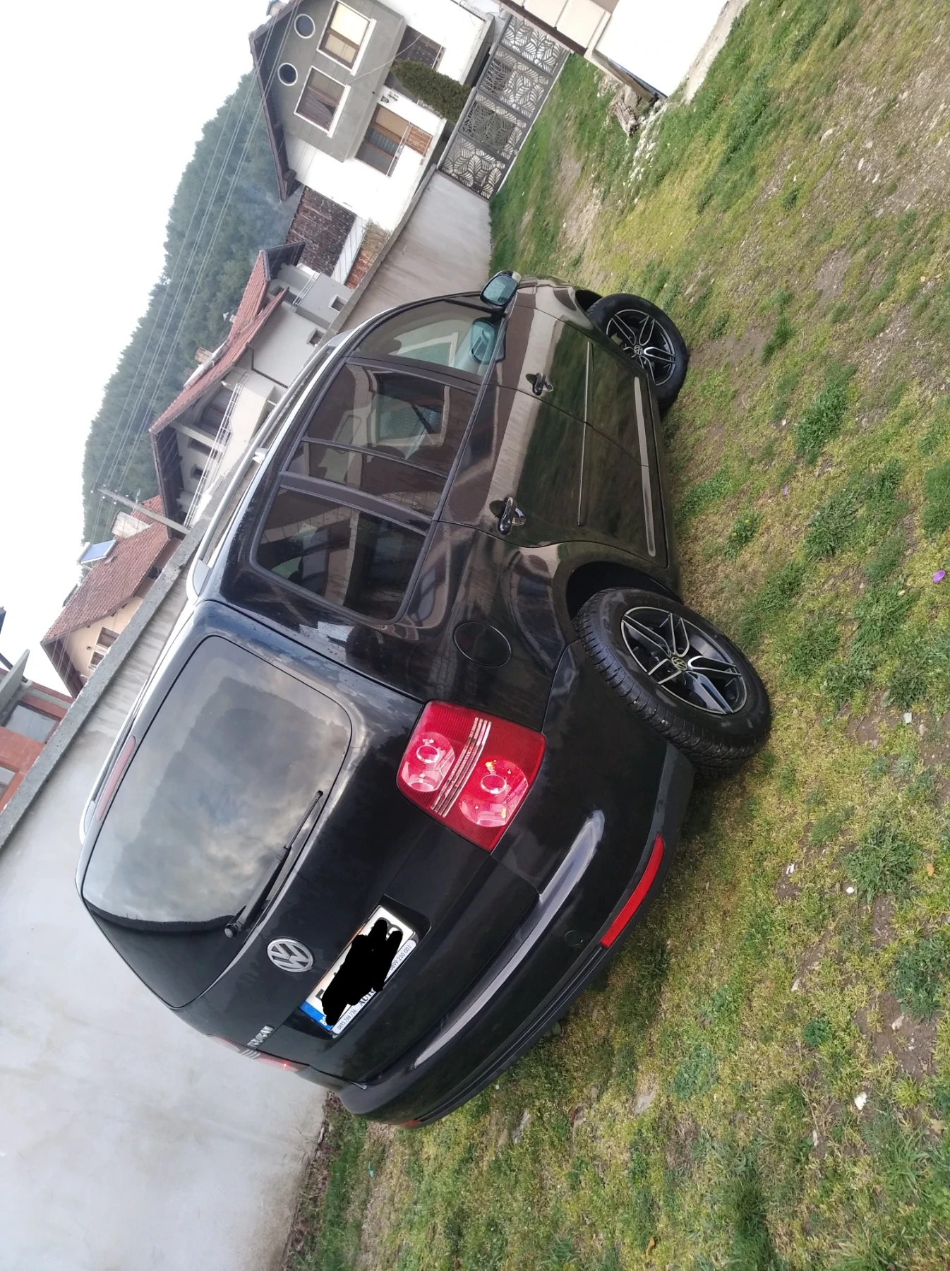 VW Touran 1.6, снимка 3 - Автомобили и джипове - 54044607