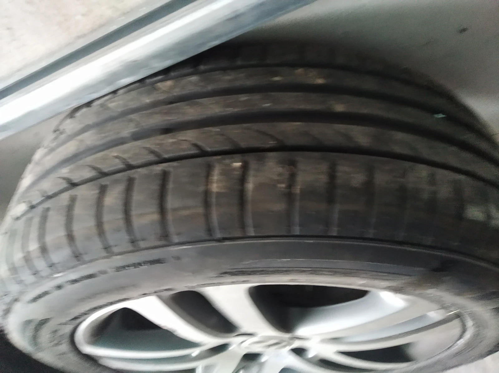 VW Touran 1.6, снимка 10 - Автомобили и джипове - 54044607