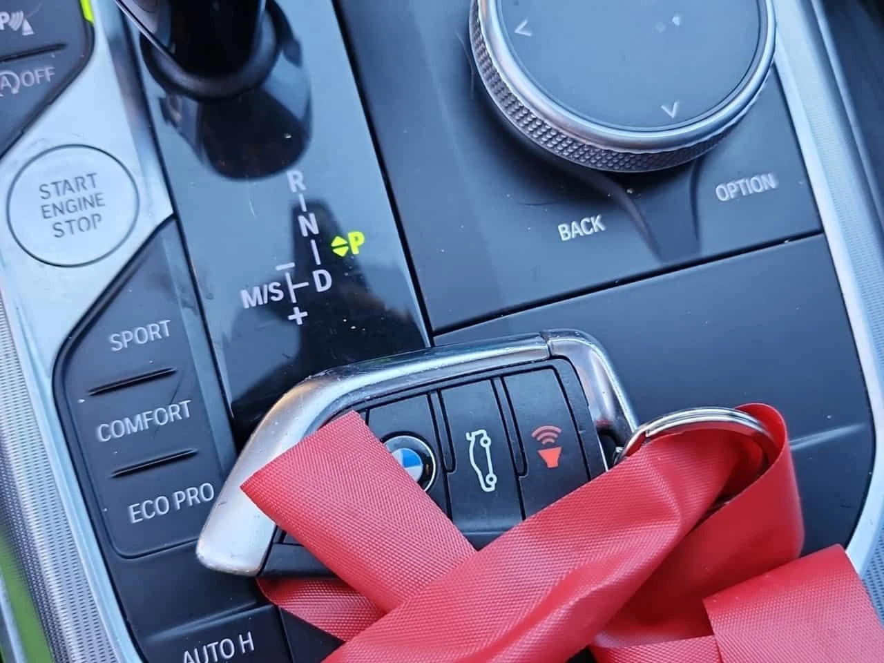 BMW 330 М ПАКЕТ/330I XDRIVE/CARFAX/HEAD UP/ШИБЕДАХ/ПОДГРЕВ, снимка 8 - Автомобили и джипове - 54072721