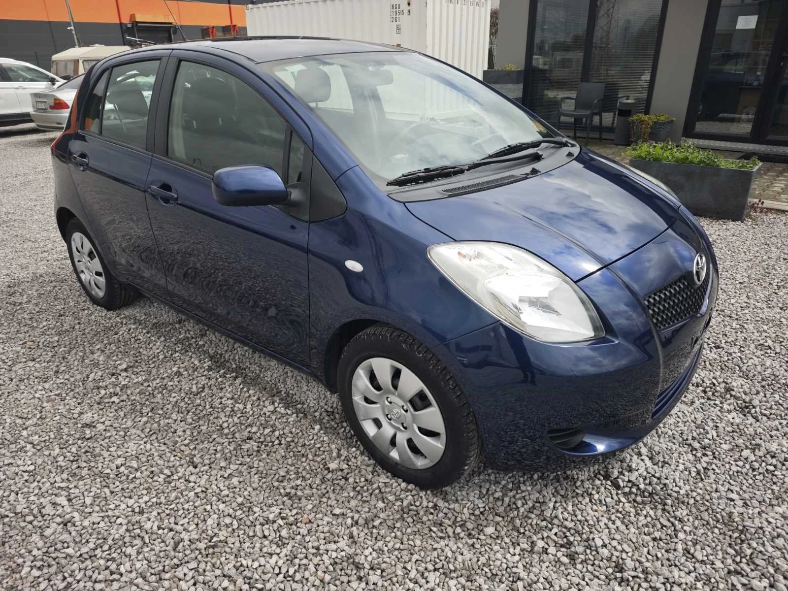 Toyota Yaris 1.0VVTI-70к.с SOL / 70000км.!!!!! /, снимка 8 - Автомобили и джипове - 54088483