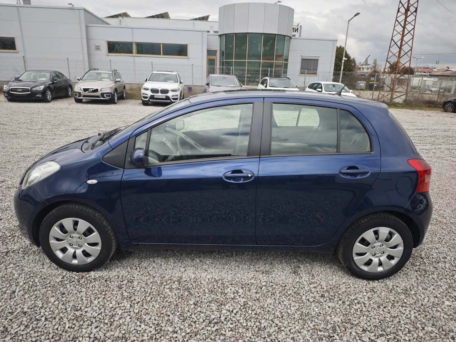 Toyota Yaris 1.0VVTI-70к.с SOL / 70000км.!!!!! /, снимка 3 - Автомобили и джипове - 54088483