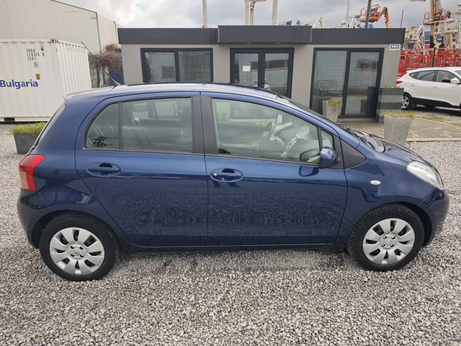 Toyota Yaris 1.0VVTI-70к.с SOL / 70000км.!!!!! /, снимка 7 - Автомобили и джипове - 54088483