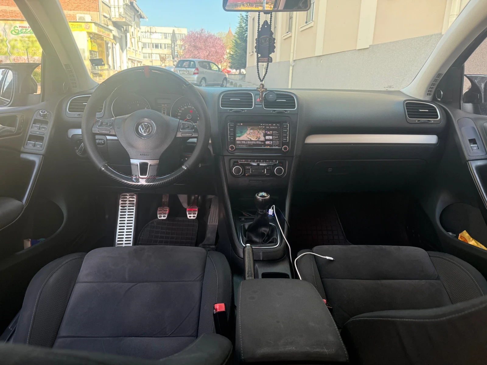 VW Golf Golf 6 2.0 140 с чип , снимка 2 - Автомобили и джипове - 54173514
