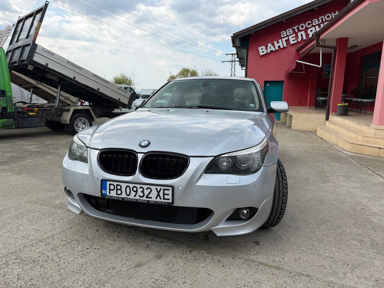 BMW 530 d xDrive* M пакет* Facelift* NAVI* Panorama, снимка 3 - Автомобили и джипове - 54233564