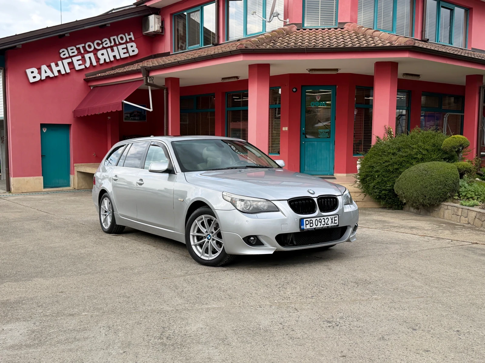 BMW 530 d xDrive* M пакет* Facelift* NAVI* Panorama, снимка 14 - Автомобили и джипове - 54233564