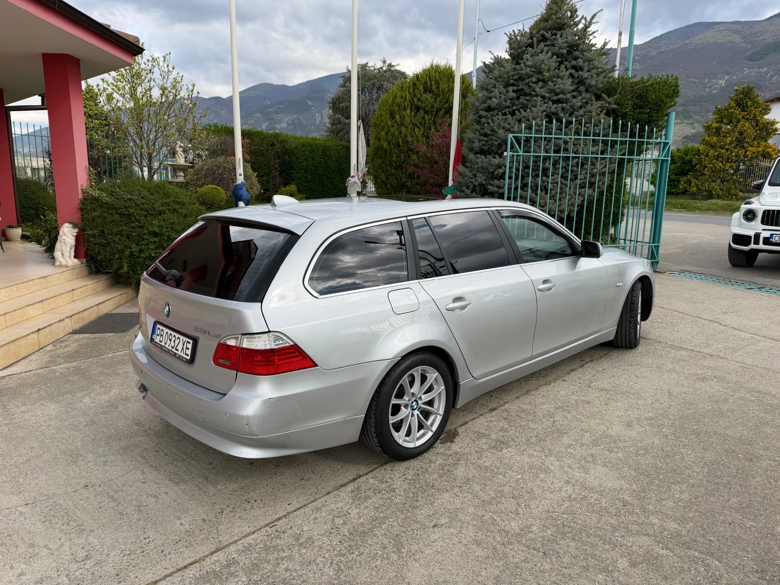 BMW 530 d xDrive* M пакет* Facelift* NAVI* Panorama, снимка 13 - Автомобили и джипове - 54233564