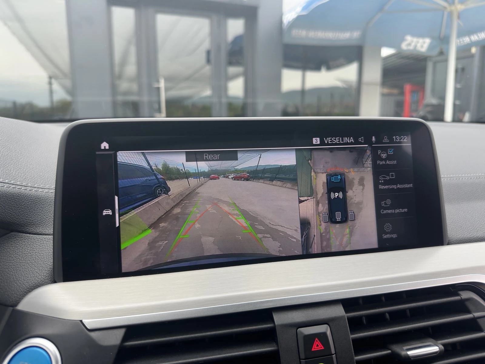 BMW iX3 IMPRESSIVE 80 kWh   286 к.с., снимка 14 - Автомобили и джипове - 54454735