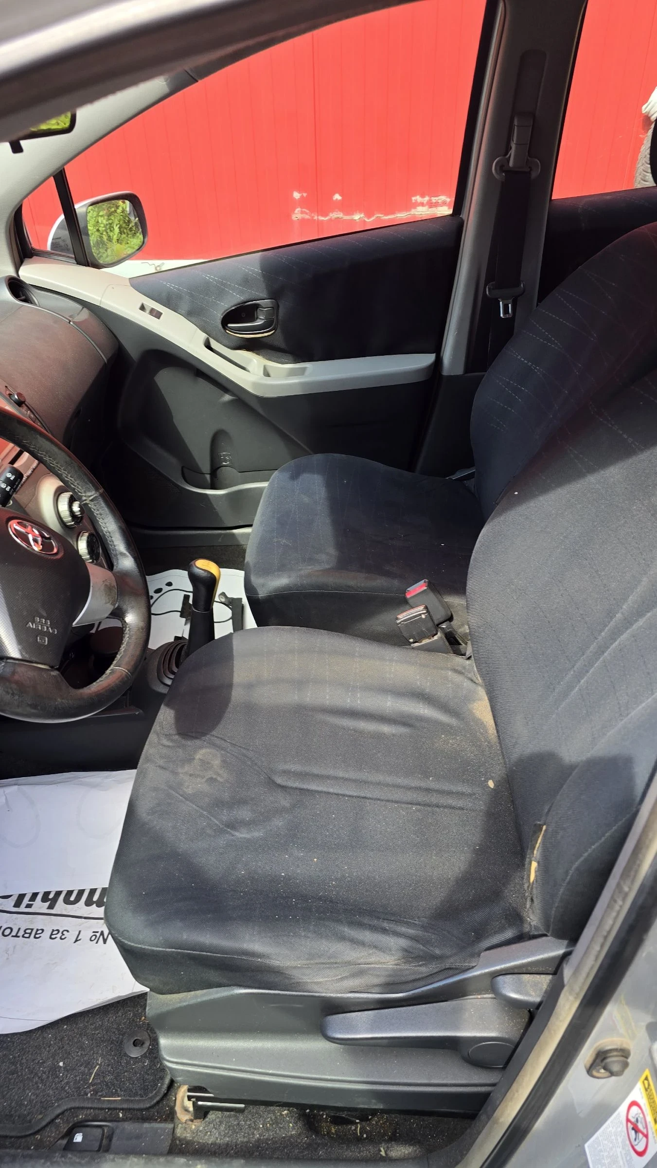 Toyota Yaris 1.4 d 5 врати 2007 клима, снимка 5 - Автомобили и джипове - 54603668