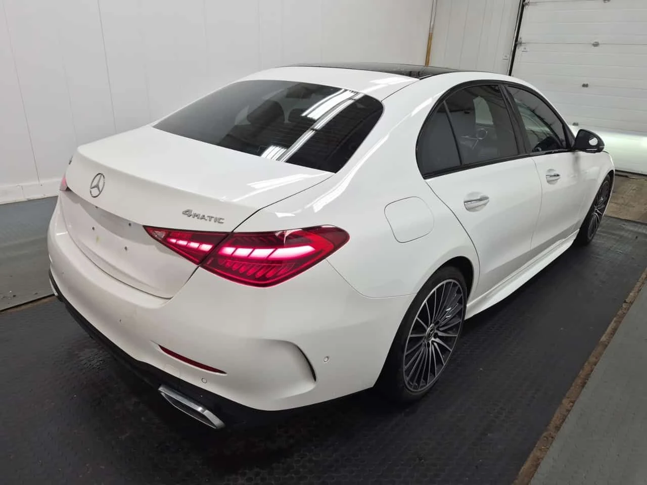Mercedes-Benz C 300 * ГЛАВНО ПРЕДСТАВИТЕЛСТВО НА MERCEDES* , снимка 3 - Автомобили и джипове - 54763676