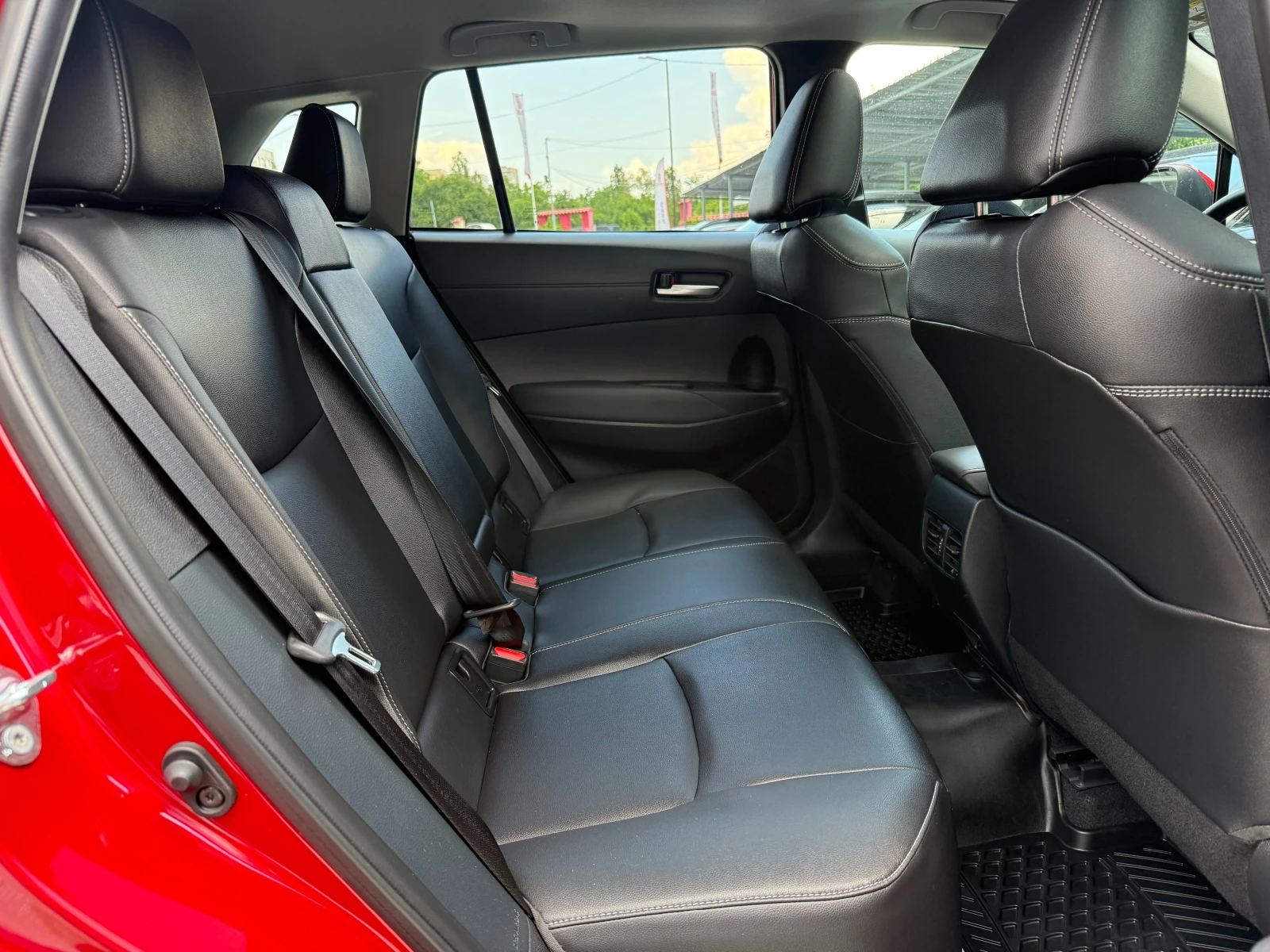 Toyota Corolla Cross XLE , снимка 10 - Автомобили и джипове - 54885704