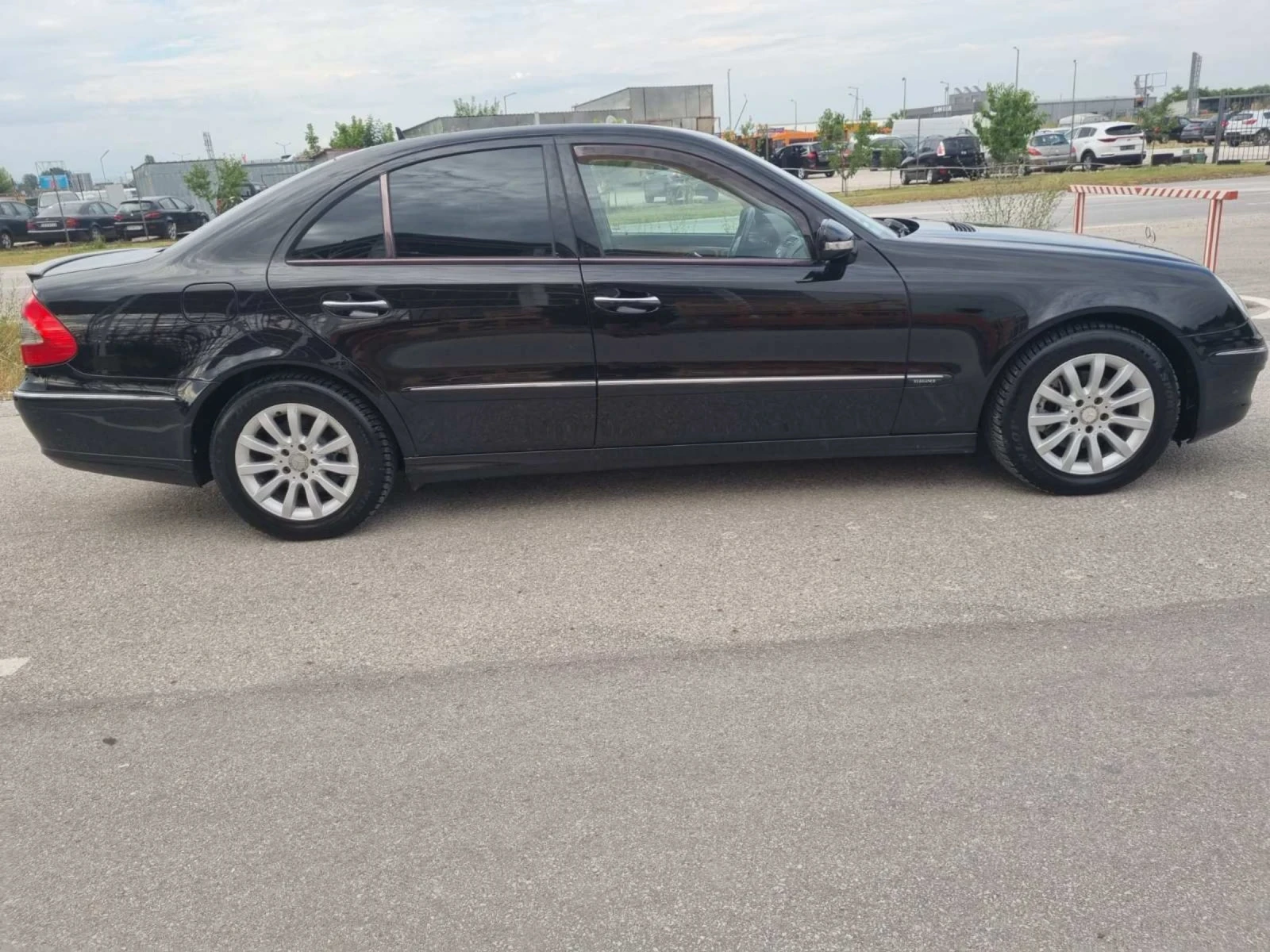 Mercedes-Benz E 320 Cdi Elegance.Facelift, снимка 3 - Автомобили и джипове - 55218879