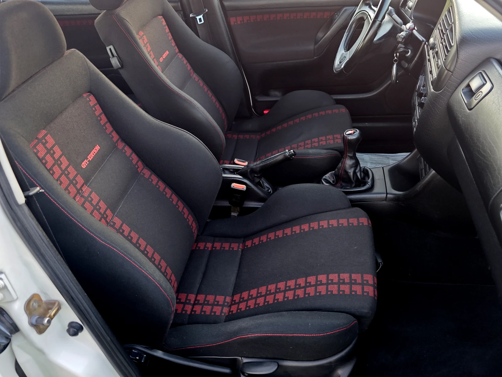 VW Golf GTI 16V, снимка 7 - Автомобили и джипове - 55362770