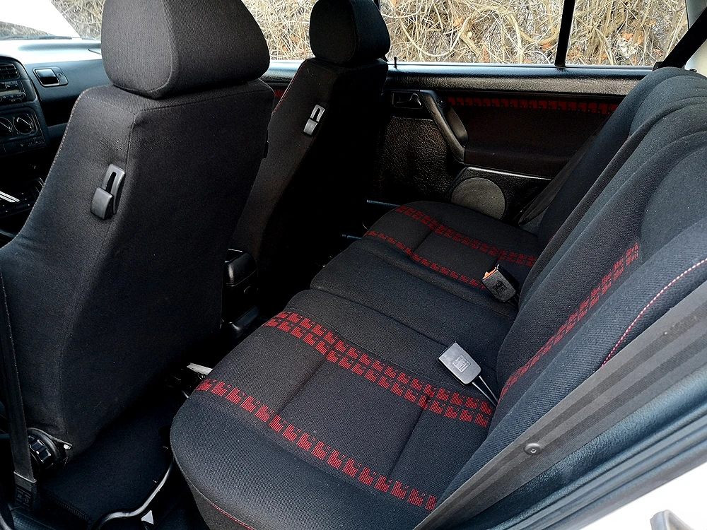 VW Golf GTI 16V, снимка 8 - Автомобили и джипове - 55362770