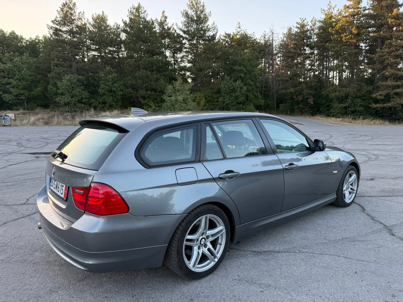 BMW 318 Facelift Navi, снимка 3 - Автомобили и джипове - 56023727