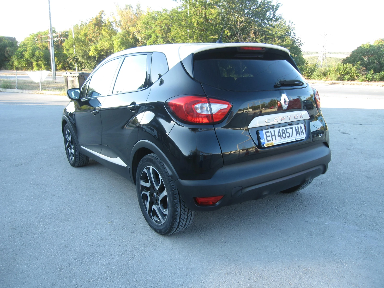 Renault Captur Автомат, 1, 2, NAVI, снимка 3 - Автомобили и джипове - 56106272