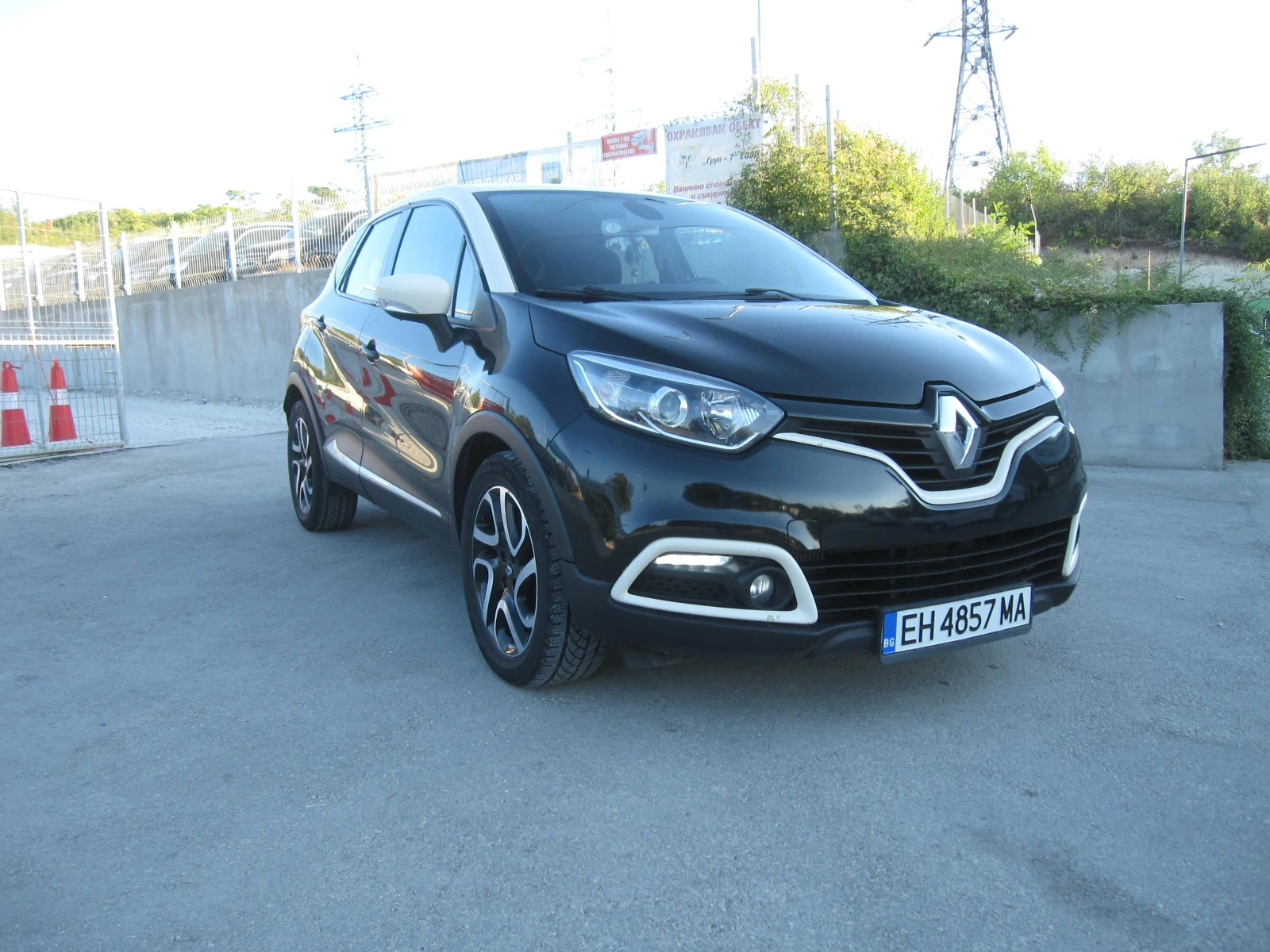 Renault Captur Автомат, 1, 2, NAVI, снимка 2 - Автомобили и джипове - 56106272