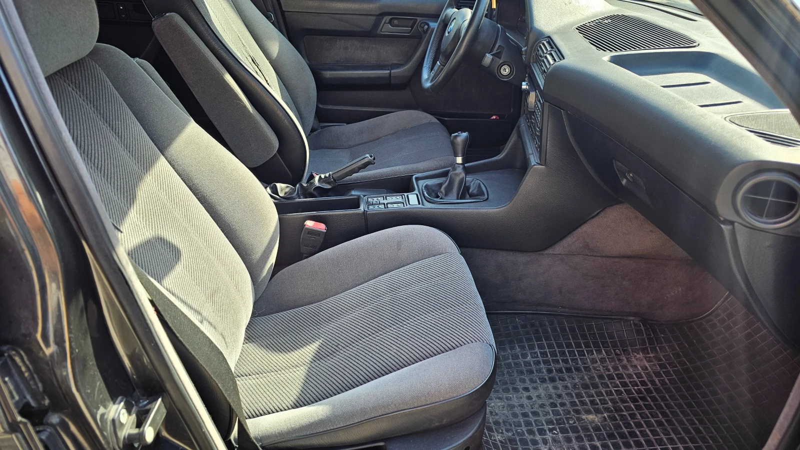 BMW 520 m50 с газ, снимка 12 - Автомобили и джипове - 56432059