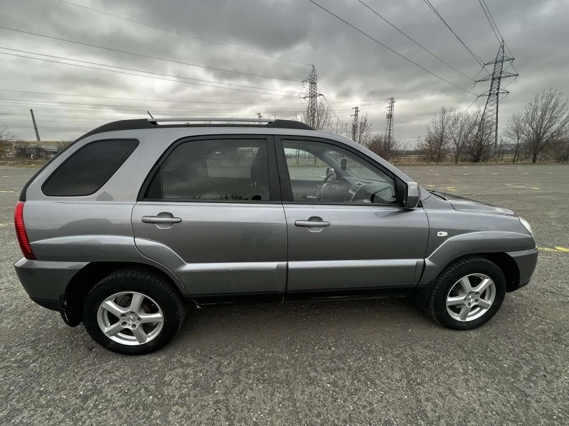 Kia Sportage, снимка 4 - Автомобили и джипове - 47286867