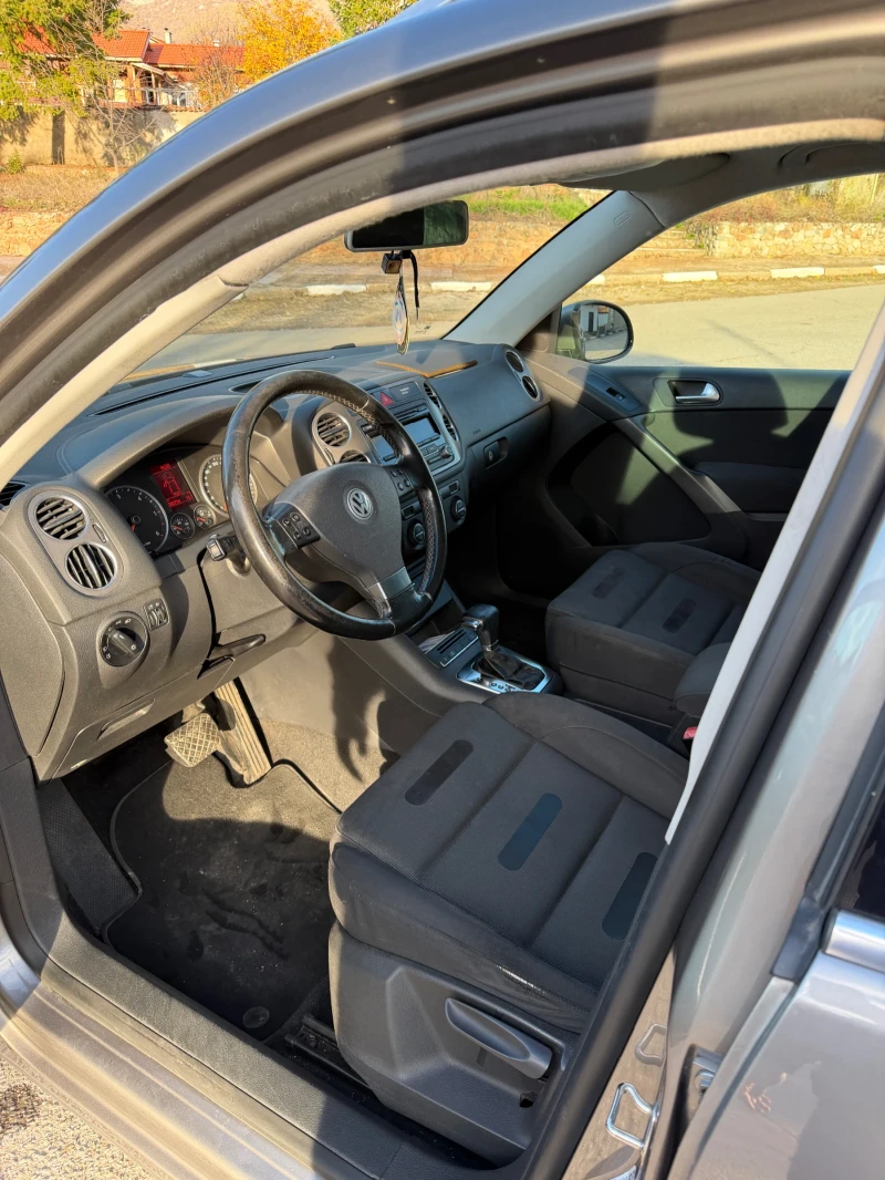VW Tiguan 2.0tdi 4x4 automatic , снимка 9 - Автомобили и джипове - 53127032