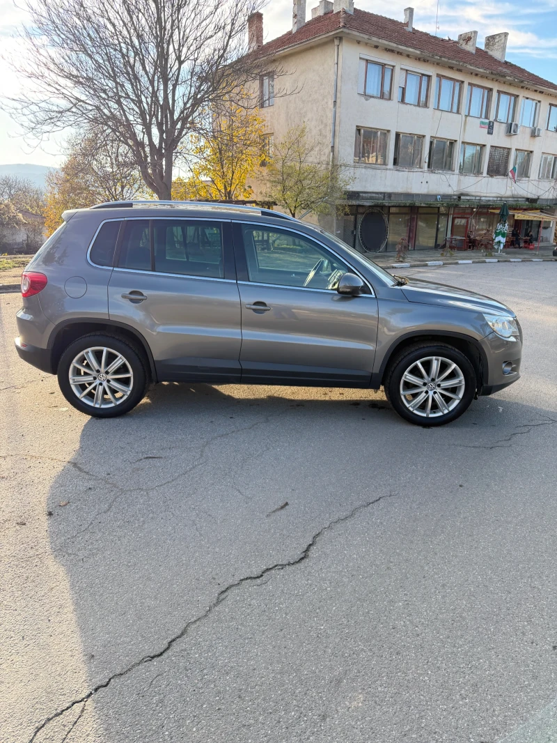 VW Tiguan 2.0tdi 4x4 automatic , снимка 2 - Автомобили и джипове - 53127032