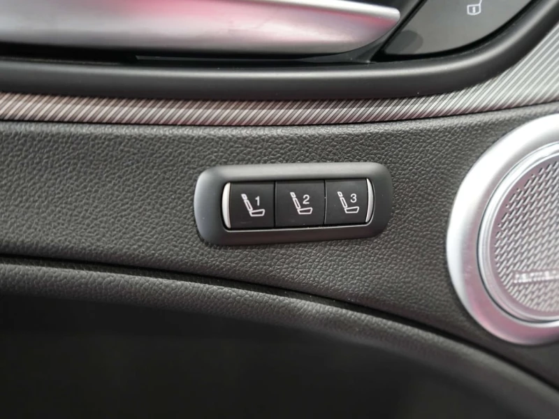 Alfa Romeo Stelvio * Ti LUSSO VELOCE ESTREMA * CARFAX * ЦЕНА ДО БГ, снимка 16 - Автомобили и джипове - 53343695