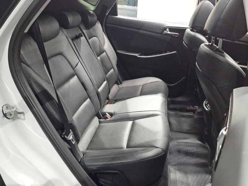 Hyundai Tucson Gasoline 1.6 turbo 2WD| 174к.с., снимка 11 - Автомобили и джипове - 56125747