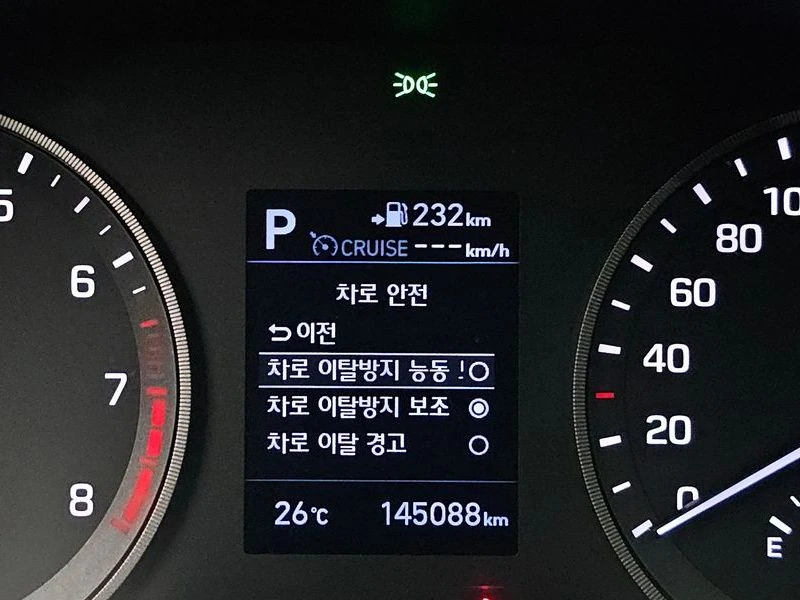 Hyundai Tucson Gasoline 1.6 turbo 2WD| 174к.с., снимка 15 - Автомобили и джипове - 56125747