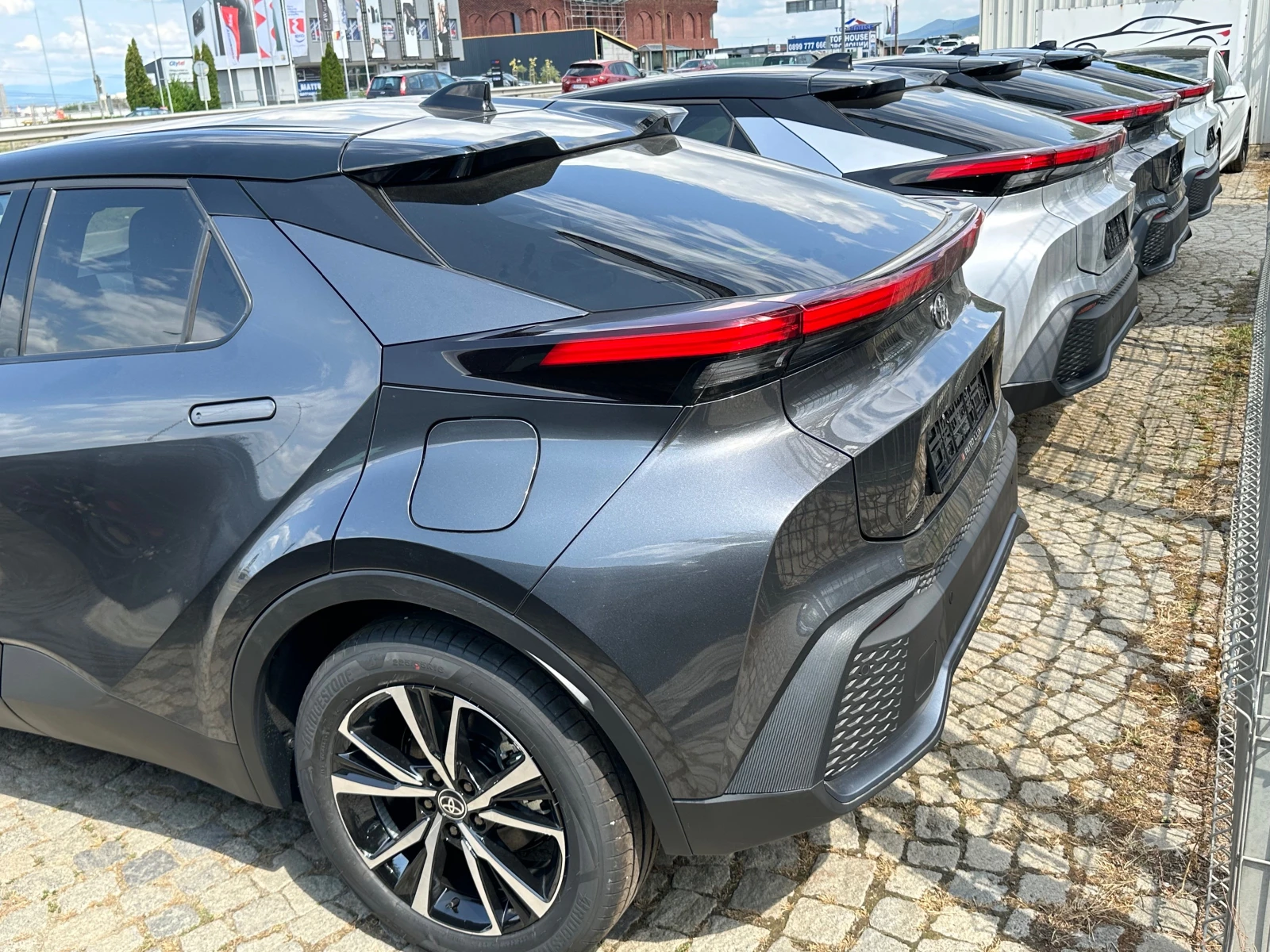 Toyota C-HR 1.8/Hibrid/140.ps - изображение 10