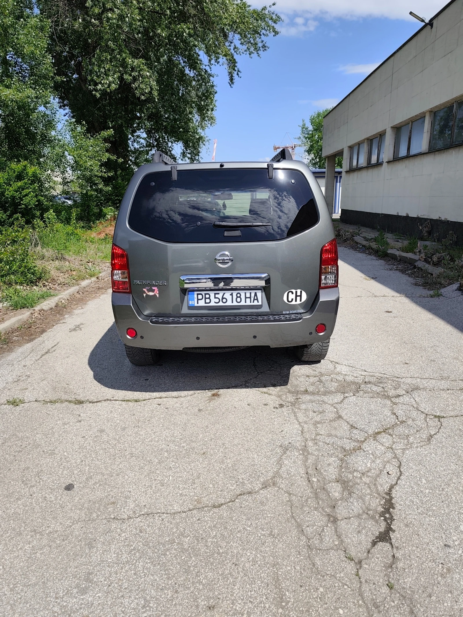 Nissan Pathfinder  - изображение 2