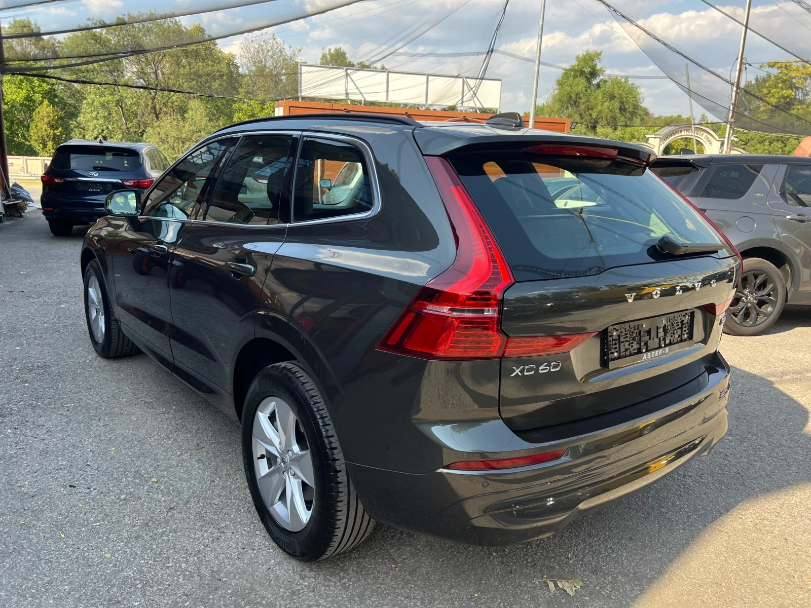 Volvo XC60 2.0 D4 Mild Hybrid AWD Keyless  - изображение 7