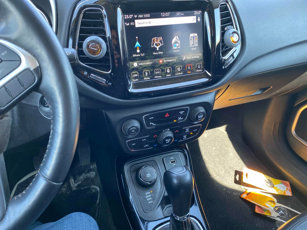 Jeep Compass * АВТО КРЕДИТ* ЦЕНА ДО БГ * СЕРВИЗНА ИСТОРИЯ *  - изображение 8