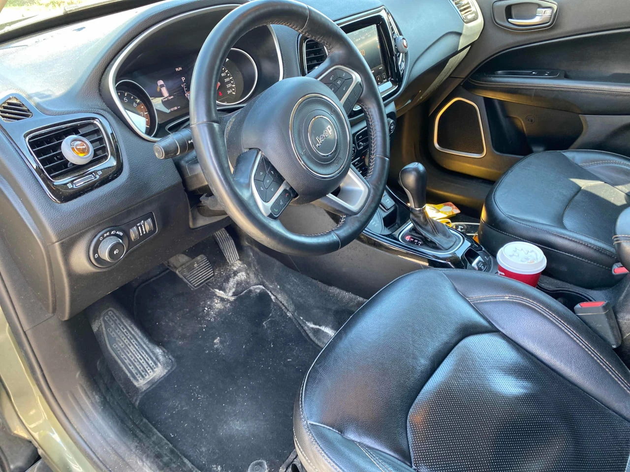 Jeep Compass * АВТО КРЕДИТ* ЦЕНА ДО БГ * СЕРВИЗНА ИСТОРИЯ *  - изображение 6