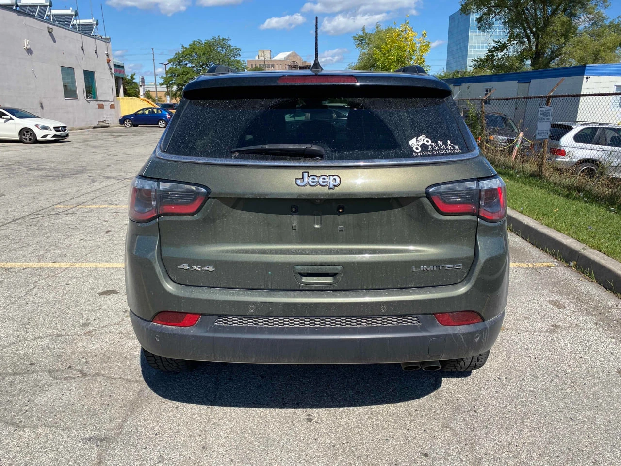 Jeep Compass * АВТО КРЕДИТ* ЦЕНА ДО БГ * СЕРВИЗНА ИСТОРИЯ *  - изображение 5