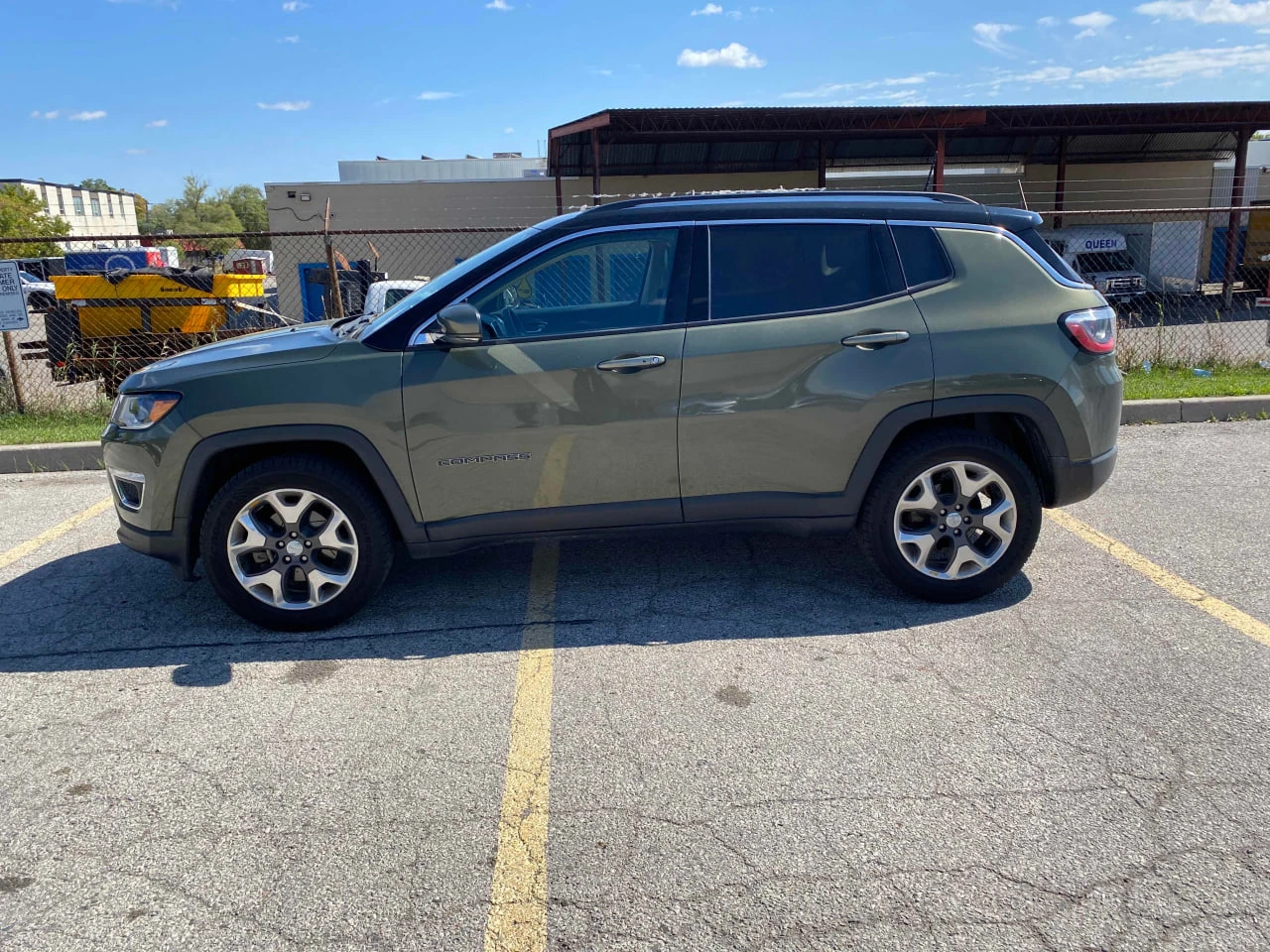 Jeep Compass * АВТО КРЕДИТ* ЦЕНА ДО БГ * СЕРВИЗНА ИСТОРИЯ *  - изображение 2