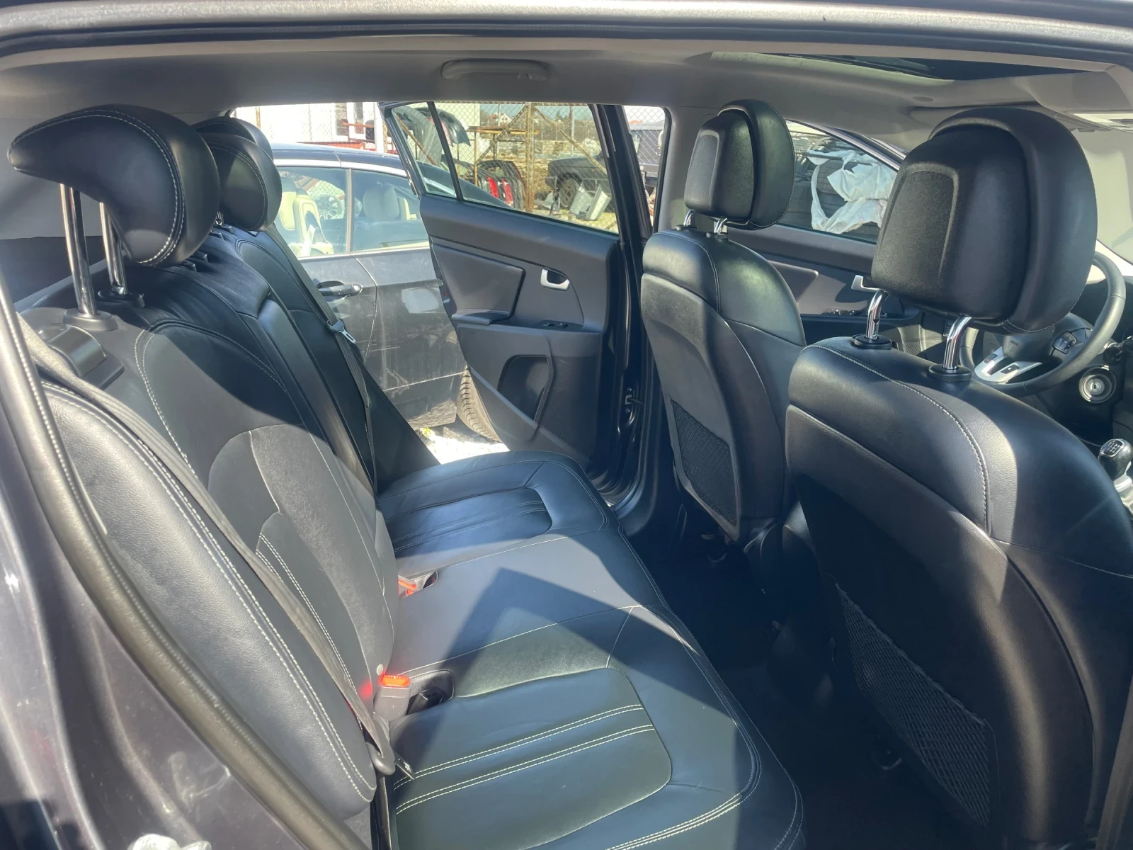 Kia Sportage, снимка 12 - Автомобили и джипове - 53782071