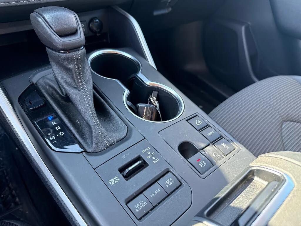 Toyota Highlander AWD* CARPLAY* МЪРТВА* ТОЧКА* ПОДГРЕВ* , снимка 10 - Автомобили и джипове - 54161550