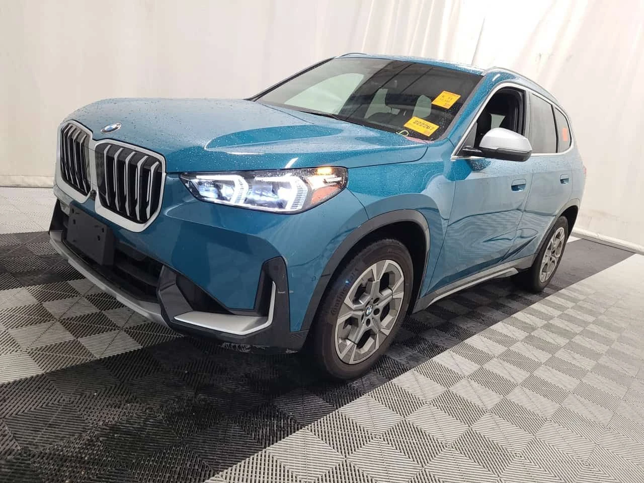 BMW X1 XDRIVE28I| PANO| HEAD-UP| 360| ПАМЕТ| 2 КЛЮЧА 