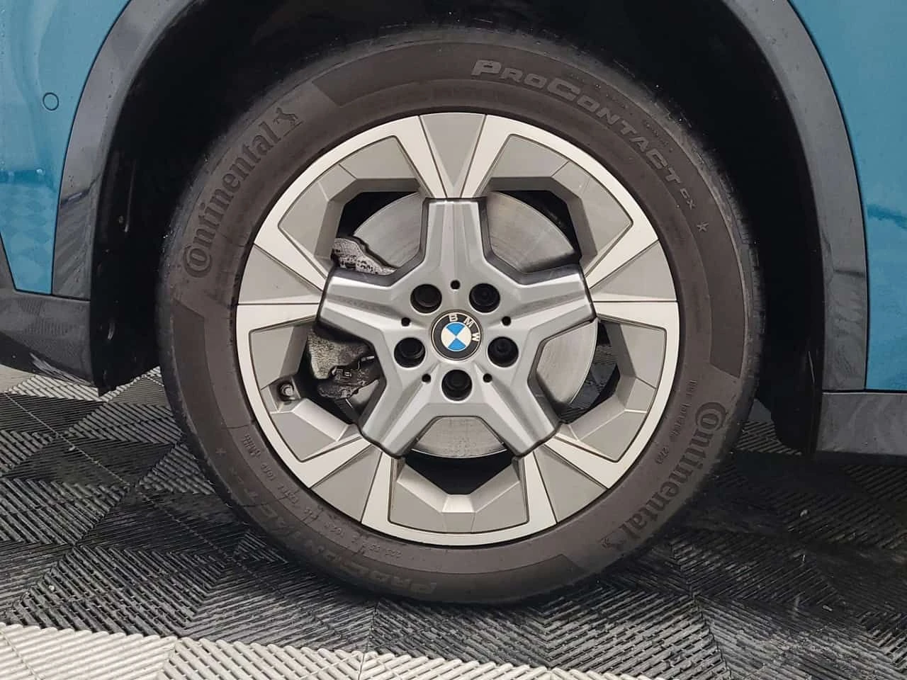 BMW X1 XDRIVE28I| PANO| HEAD-UP| 360| ПАМЕТ| 2 КЛЮЧА , снимка 6 - Автомобили и джипове - 54607130